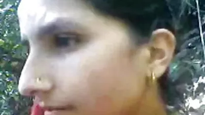 एसपीए हिंदी फिल्म सेक्सी हिंदी में की लड़की उसे अकेले सर्किट दिखाती है