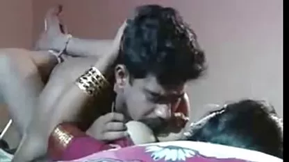 सुनहरे बालों वाली गधे उसे नीचे सेक्सी फिल्म भेजो सेक्सी वीडियो में पहनने seduces