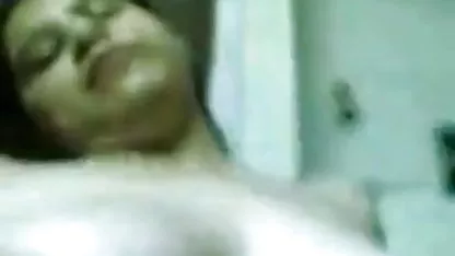वह सेक्सी फिल्म हिंदी में सेक्सी फिल्म हिंदी में उसका पीछा करता है जब तक वह गड़बड़ नहीं हो जाता