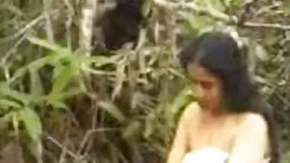 वह एक डिल्डो से सेक्सी फिल्म इंग्लिश में वीडियो में पहले अपने प्रेमी के लंड को पसंद करती है