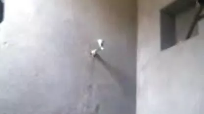 वह सेक्सी फिल्म दिखाओ हिंदी में अपने जन्मदिन के लिए अपनी प्रेमिका को एक तिकड़ी देता है