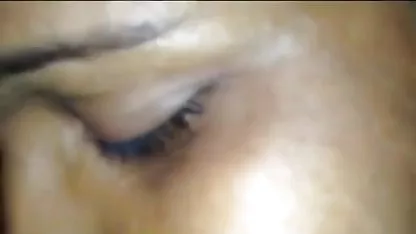 अपने लड़के के लंड हिंदी में फुल सेक्स मूवी को सहला रही थी