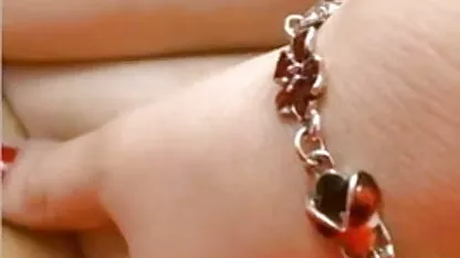 वह टीम के कप्तान सेक्सी सेक्सी फिल्म हिंदी में का मजाक उड़ाते हैं