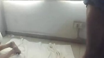 तीन mulattos उनकी सेक्सी पिक्चर ब्लू वीडियो में लैटिन बिल्ली का स्वाद लेते हैं
