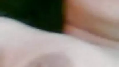 अपने नए फिल्म हिंदी में सेक्सी प्रेमी के साथ चुदाई की इच्छा के साथ परिपक्व