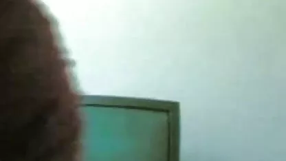 अपने प्रेमी के साथ उसकी हिंदी फिल्म सेक्सी हिंदी में छोटी बिल्ली के लिए तृप्ति