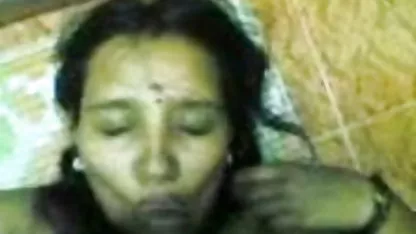 बहनें अपने हिंदी में सेक्सी मूवी गधे को डिल्डो से हस्तमैथुन करती हैं