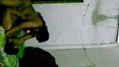 केवल वे आनंद लेना जानते हैं हिंदी में सेक्सी पिक्चर फिल्म