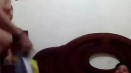 यह फूहड़ उसे गधा फट पसंद है सेक्सी फिल्म बताओ हिंदी में