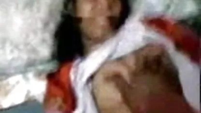 पड़ोसी को सेक्सी बीएफ फिल्म वीडियो में अपने नए स्तन दिखाएं