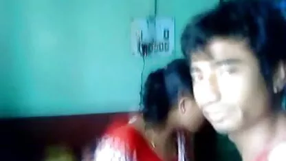 एशियाई उसे जूते हिंदी में सेक्सी मूवी वीडियो में कमबख्त पर डालता है
