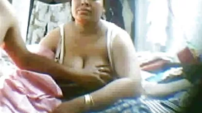 रेस्टोरेंट की रसोई में मुश्किल हिंदी पिक्चर फिल्म सेक्सी में से कमबख्त