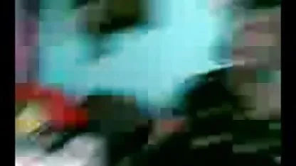 जब पिताजी घर पर नहीं हैं ... बॉलीवुड सेक्सी फिल्म हिंदी में