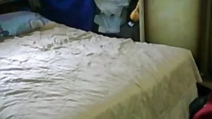 मालिश करनेवाली अपने ग्राहक से एक गुदा हिंदी सेक्सी मूवी वीडियो में प्राप्त करती है