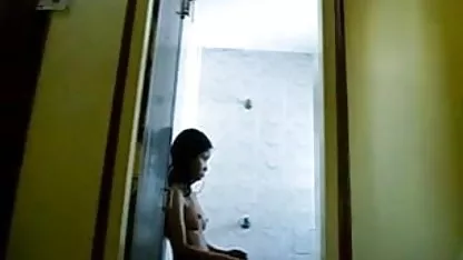 बस्टी अलाना लेस इंग्लिश फिल्म सेक्सी में वीडियो वाला एक बड़ा पाउडर