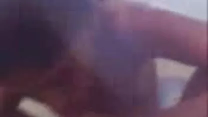 वह पुलिसवाले को चोदता है और हिंदी में सेक्सी पिक्चर दिखाइए जुर्माना से बचता है