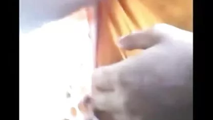 खूबसूरत गधे की सफाई सेक्सी हिंदी मूवी में है