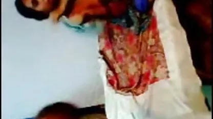 अपने दोस्त की सेक्सी पिक्चर हिंदी में माँ को अपनी पूंछ भेंट करें