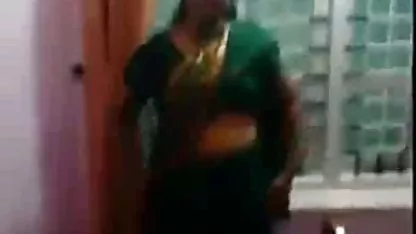 नए पड़ोसी के साथ छत हिंदी में फुल सेक्सी फिल्म पर सेक्स