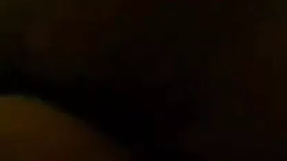 वह अकेली चलती है, यह एक यौन फुल सेक्सी मूवी हिंदी में मशीन है