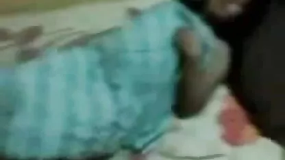 अनिसा केट की हत्या होने के लिए तैयार वीडियो फिल्म सेक्सी हिंदी में है