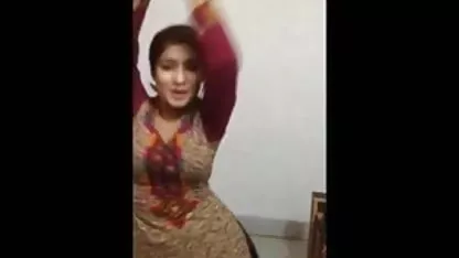 शिक्षक एक छात्र को एक जानवर का बच्चा सौंपता है सेक्सी फिल्म बताओ हिंदी में