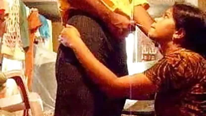 एक और कुतिया जो खुद को सेक्स सेक्स पिक्चर वीडियो में फिजियो पर हाथ रखने देती है