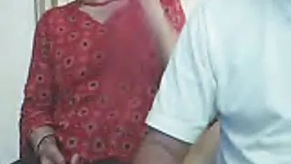 यह उनकी बेटी के प्यारे सेक्सी मूवी पिक्चर हिंदी में दोस्त से जुड़ा है: खूबसूरत फूहड़