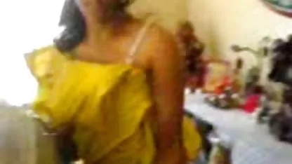 बगीचे पिक्चर हिंदी में सेक्सी में दिन के उजाले में गड़बड़