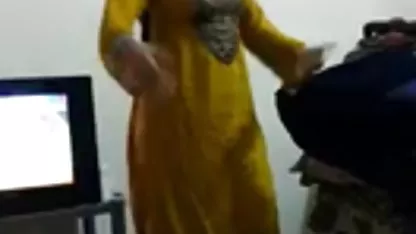एशियाई लड़की की चूत एक आश्चर्य है हिंदी में सेक्सी फिल्में हिंदी में