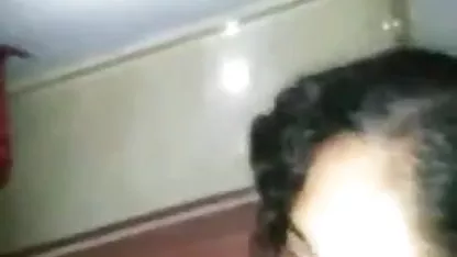 कुतिया कुछ वीडियो में सेक्सी पिक्चर वीडियो गहनों के साथ हस्तमैथुन करती है ।।