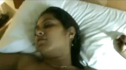 मैं अपनी जवान सौतेली माँ की सेक्सी फिल्म हिंदी में वीडियो फिल्म चूत की चुदाई करता हूँ