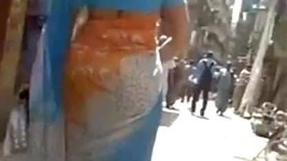 पड़ोसी ने इसे वेबकैम सेक्सी वीडियो फिल्म हिंदी में के सामने चिपका दिया