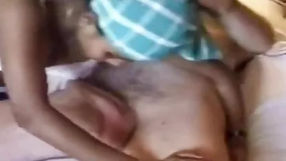 बीस-वर्षीय जो कुछ भी करता है वह अनुमोदन के हिंदी में सेक्सी मूवी वीडियो में लिए लेता है