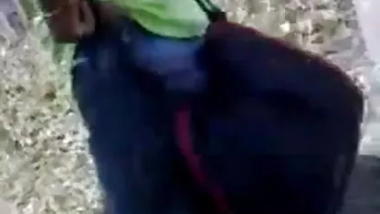कमबख्त और सेक्सी पिक्चर ब्लू वीडियो में इस सेक्सी milf के साथ कमबख्त