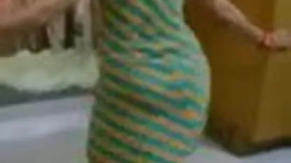 तीन छोटे sluts इंग्लिश पिक्चर हिंदी में सेक्सी जाग उठते हैं मुर्गा